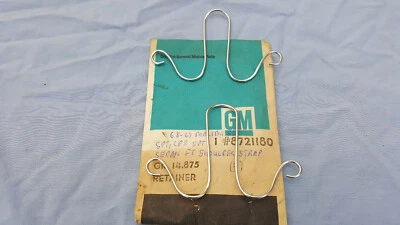 NOS 1968-1969 CHEVROLET CHEVELLE FRONT SHOULDER STRAP RETAINERS 8721180 SEE APPS Foto 1 de 2