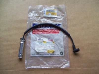 Vela de ignição NOS MoPar 1996 - 2000 Dodge Caravan Grand Caravan CABO #3 4686913 - Imagem 1 de 4