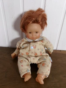 Vintage Puppe COROLLE Junge rot Körper Kugeln 1999 30cm Bloomer beige Hasen - Bild 1 von 7