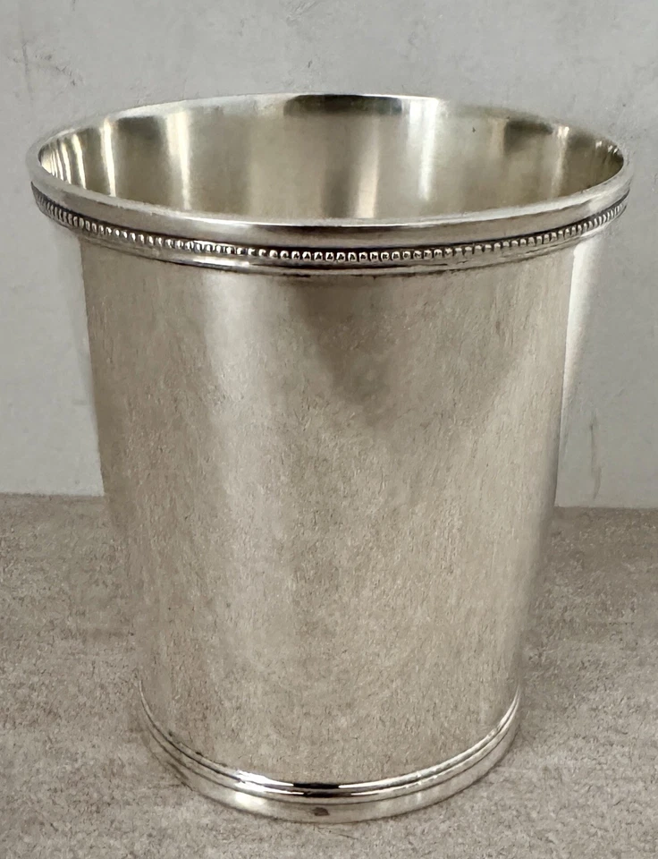 REED BARTON ESTERLINA TAMAÑO GRANDE CON CUENTAS COMO NUEVO TAZA JULEP PULIDO FRESCO SIN MONO Foto 1 de 3