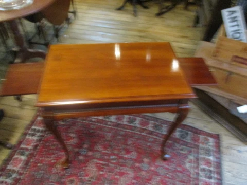 Vintage Queen Anne Style Tea Table By Gordon's Furniture Co Cover