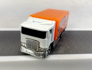 Hot Wheels Hiway Hauler Astro Deliveries White Die Cast - Picture 1 of 6