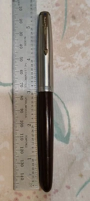 Pluma Estilográfica Parker 51 Tapa Cromada, Barril Resina Marrón Mediana Oro 14k Nuevo en Caja EE. UU. Foto 1 de 4