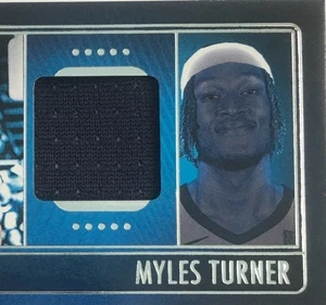 2024-25 Panini Silhouette Myles Turner NBA Gear Game Usato Patch SP Inserto Bucks - Foto 1 di 4