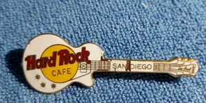 Excelente Pin de Solapa para Guitarra Blanco Hard Rock Cafe San Diego Regalo Creación - Imagen 1 de 3