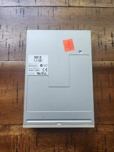Sony MPF920-1 , 1.44 Beige Floppy Disk Drive - Picture 1 of 7