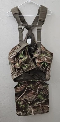 Red Head Camouflage Hunting Vest With Built In Seat Fold Away One Size Outdoor  - Image 1 of 4
