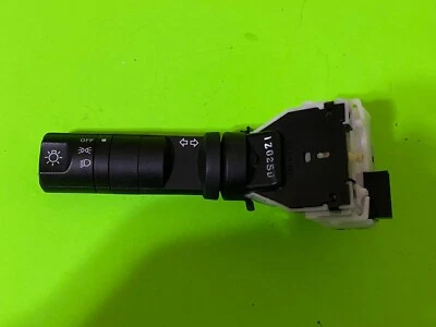 Interruptor de control de señal de giro de faros Nissan Frontier 2009-2014 OEM Foto 1 de 4