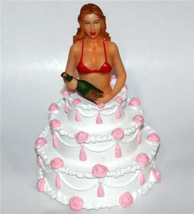 SEXY DAMA con Botella de Vino Decoración de Pasteles Poliresina FIGURA PISAPAPELES 9" Alto Nuevo - Imagen 1 de 1