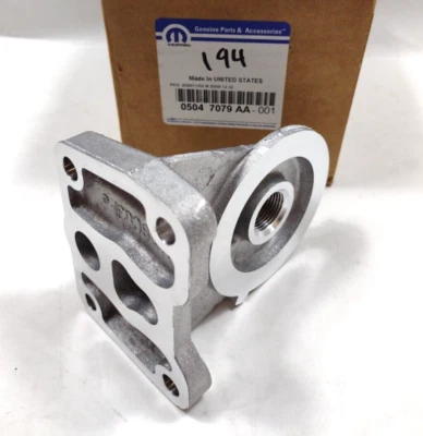 Adaptador de filtro de aceite de motor genuino OEM Mopar Dodge Journey Compass 5047079AA Foto 1 de 4