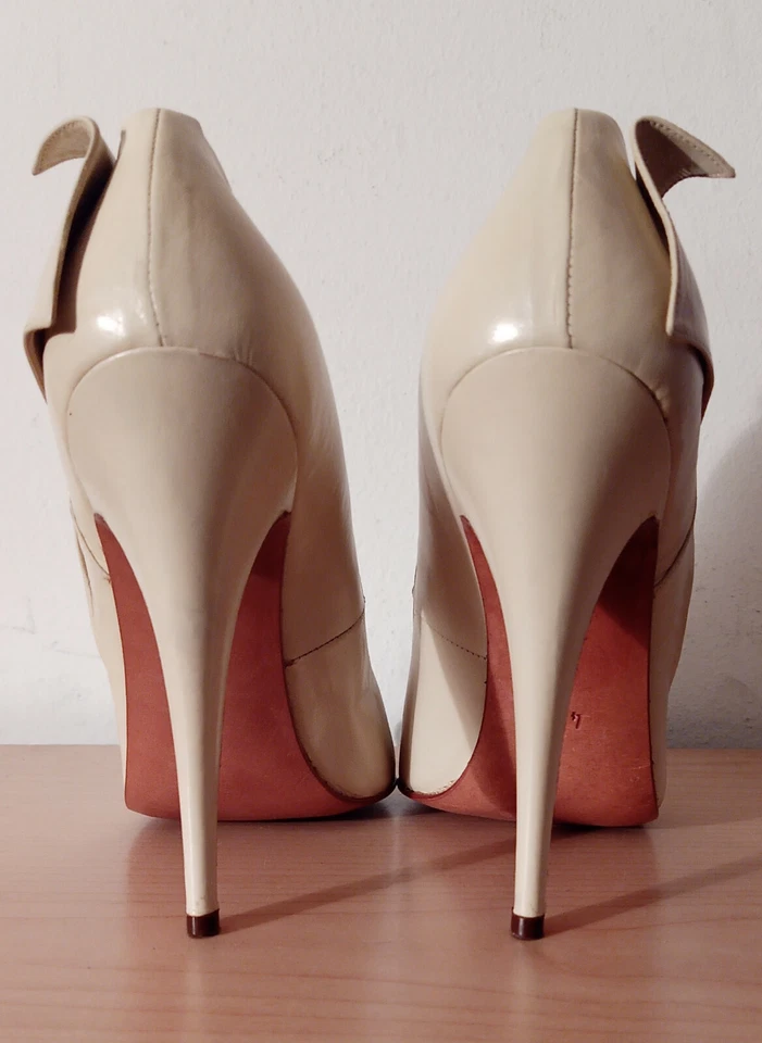 Bus Palladium Cobretto 130 (beige) 5" pump SZ40 *NEW* w/box - Image 1 of 4