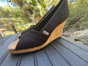 Toms klassische Damen-Keilsandale Größe 7,5 schwarz - Bild 1 von 5