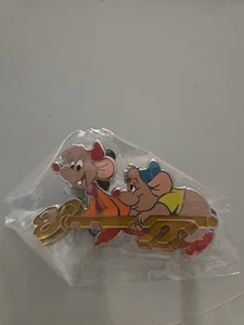 Le 250 Jaq Gus Key Pin Cinderella Mice  - Picture 1 of 1