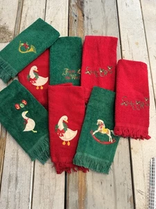 Vintage Christmas Holiday Embroidery Fingertip Towels Set Of 8 Made In Usa - Picture 1 of 18