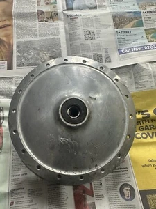 Yamaha R5 350 Ds7 Rd250 Rd350 Front Wheel Hub - Picture 1 of 5