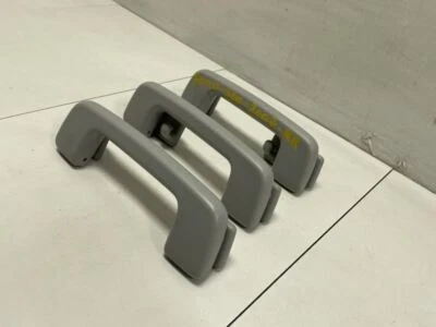 FORD QUINHENTO 2005 2007 DIANTEIRO E TRASEIRO DIREITO/TRASEIRO ESQUERDO ALÇA DE TETO - Imagem 1 de 4