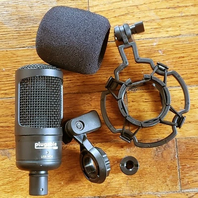 Plugable USB-VOX  AT-2020 Copy Condenser Microphone DeLuxe Podcasting Outfit - Image 1 of 4
