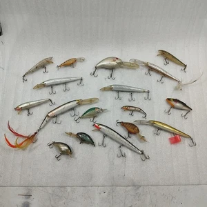 Lotto esche da pesca vintage Crankbait TUTTE RIBELLI come da ritrovamento (17) - Foto 1 di 11