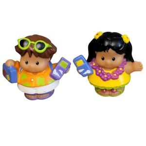 Pareja de viajeros de vacaciones hawaianos Fisher Price Little People  - Imagen 1 de 9