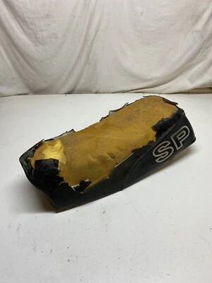 1983 83 SUZUKI SP500 sp 500 Seat Saddle Pan Foam Free Ship DAMAGE - Изображение 1 из 4