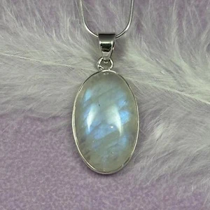 Great flash! 925 Silver Rainbow Moonstone crystal pendant 6.0g SN52909 - Picture 1 of 4