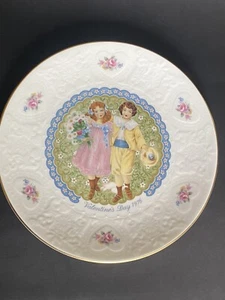 1976 Vintage Royal Doulton My Valentine Day Bone China Plate, 8 1/3" D - Picture 1 of 1