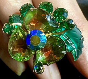 VTG Austrian CRYSTAL Green Bi-Color RHINESTONE EARRINGS Clip On Austria - Picture 1 of 5