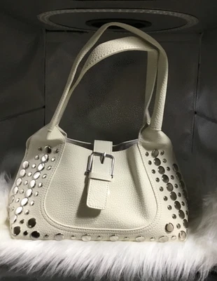NUEVO Bolso de hombro blanco con tachuelas blanco roto aprox. Cuero sintético 12 x 8" Foto 1 de 4
