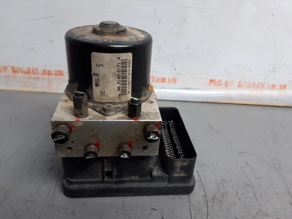 SUZUKI SPLASH 08-15 Year 1.2 Petrol ABS Pump 56100-86L11-000 0000508851 - Image 1 of 4