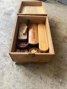 Vintage Kiwi Hand Crafted Wooden Shoe Shine Valet Groomer With Latch & EXTRAS - Picture 1 of 7