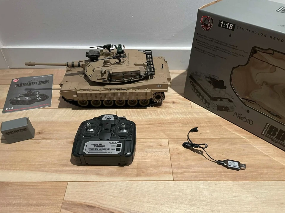 USA M1A2 - Brother tank gears of war 1:18 - RC Tank - 2.4G - Image 1 of 1