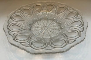 VINTAGE GESCHLIFFENES GLAS FLACHE SCHALE MIT FUSS 10,25 ZOLL DURCHMESSER - WUNDERSCHÖN! - Bild 1 von 5
