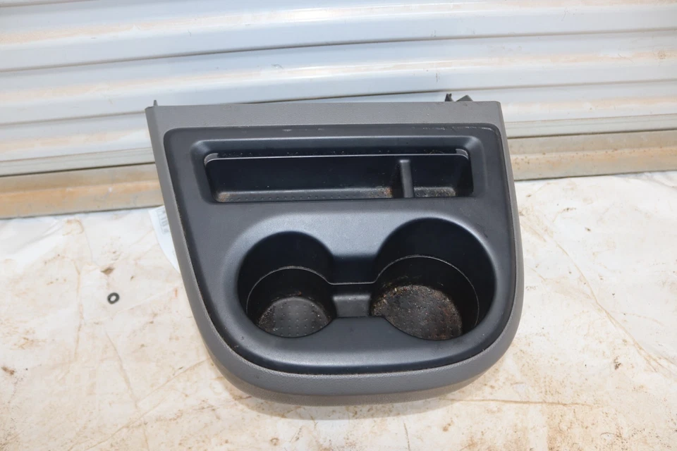 NISSAN NV1500 NV2500 NV3500 2012-2021 TABLERO PORTAVASOS ALMACENAMIENTO INFERIOR OEM Foto 1 de 3