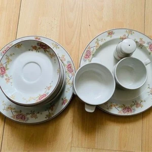 VINTAGE ROYAL DOULTON STEELITE INTERNATIONAL SHANTUNG VERSCHIEDENE ARTIKEL PLATTEN USW. - Bild 1 von 2