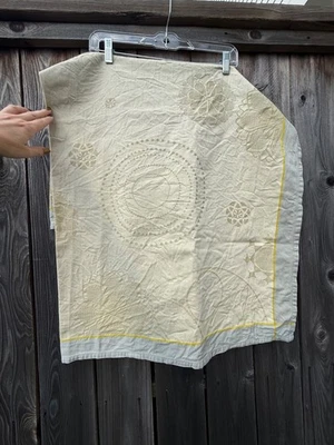 Mantel Francés Le Jacquard Francais Borde Primrose Cuadrado Gris Beige Moderno Foto 1 de 4