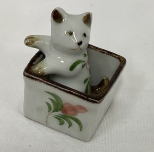 Kitty Cat in Basket Hand Painted Flowers Ceramic Crafted in Thailand Vintage - Picture 1 of 10
