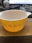 Pyrex Town & Country - Gold & Brown Stars 1 Qt Casserole #473  with  CHIPED Lid