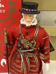 Vintage Peggy Nisbet Yeoman Warder Beefeater Figure BR330 Doll w/Tag Stand Box - Picture 1 of 9