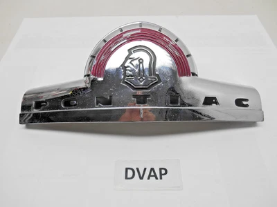 (1) OEM NOS 1947 47 Pontiac parrilla superior emblema capó ceja adorno. (DVAP) Foto 1 de 4