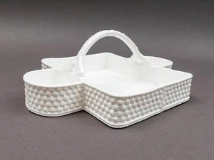 Bandeja para servir cesta fresa blanca Tiffany & Co Ireland "Tiffany Weave" 1994 - Imagen 1 de 9