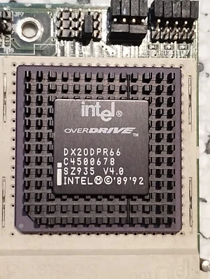 Intel overDRIVE SZ935 V4.0 PERFECT - 486 66 mhz DX20DPR66 - Immagine 1 di 4