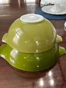Set ciotole di miscelazione vintage Pyrex VERDE VERDE avocado Cenerentola nido #443 #444 - Foto 1 di 10