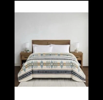 NWT Pendleton Plush Blanket Trail Ridge Queen White Blue - Image 1 of 3