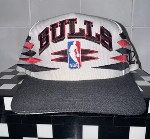Cappello snapback Deadstock vintage NBA Chicago Bulls logo atletico DIAMANTE azteco - Foto 1 di 11