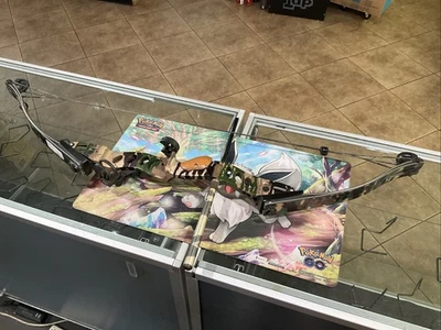 Vintage HOYT USA FastFlite 44”Archery Compound Bow - Image 1 of 4