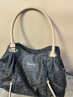 Bolso Hobo Calvin Klein Para Mujer Marrón Monograma Imitación Cuero Doble Asa Enviado Foto 1 de 4