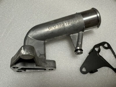 Tubo de brida de agua para VW T5 2.5 AXD AXE BNZ BPC 070121133B / 131B - Imagen 1 de 4