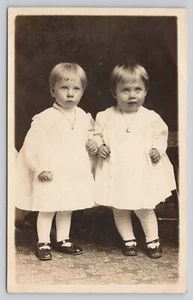RPPC of 2 Young Girls in White Dresses Unposted AZO c1904-1918 Photo Postcard - Picture 1 of 2