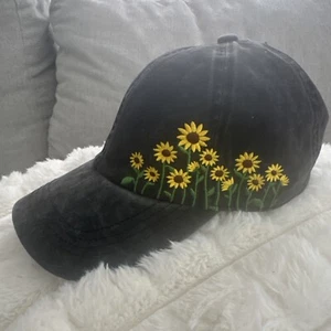Cap Women - Picture 1 of 3