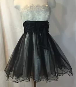 MASKERADE KURZES TRÄGERLOSES PARTYKLEID PERLEN WEISS OBERTEIL LAGENLOOK TÜLLROCK 7 - Bild 1 von 7